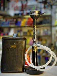 ست قلیان مینی تویین بدنه شمش نقره ای طلایی شیشه مشکی براق همراه با کیف دارای شلنگ و سری سیلیکونی ست قلیان مینی تویین بدنه شمش نقره ای طلایی شیشه مشکی براق همراه با کیف کد TW107